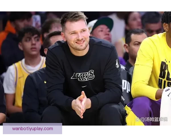 基德重申将继续担任独行侠主帅 并辟谣自己参与东契奇交易传闻